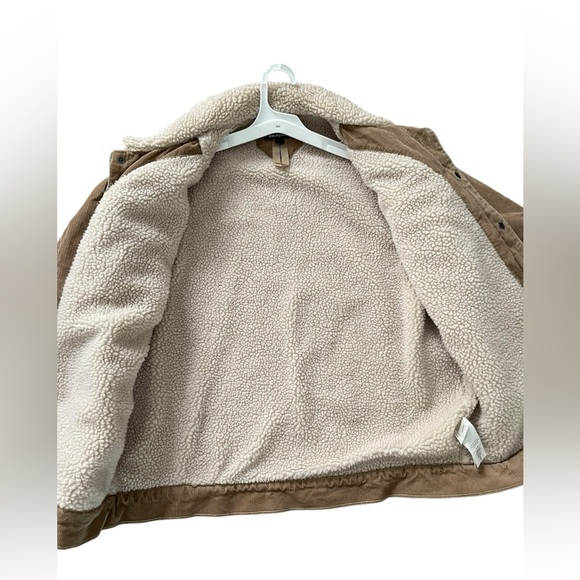 Patagonia Pile-LinedTrucker in a size large - Picture 4 of 10